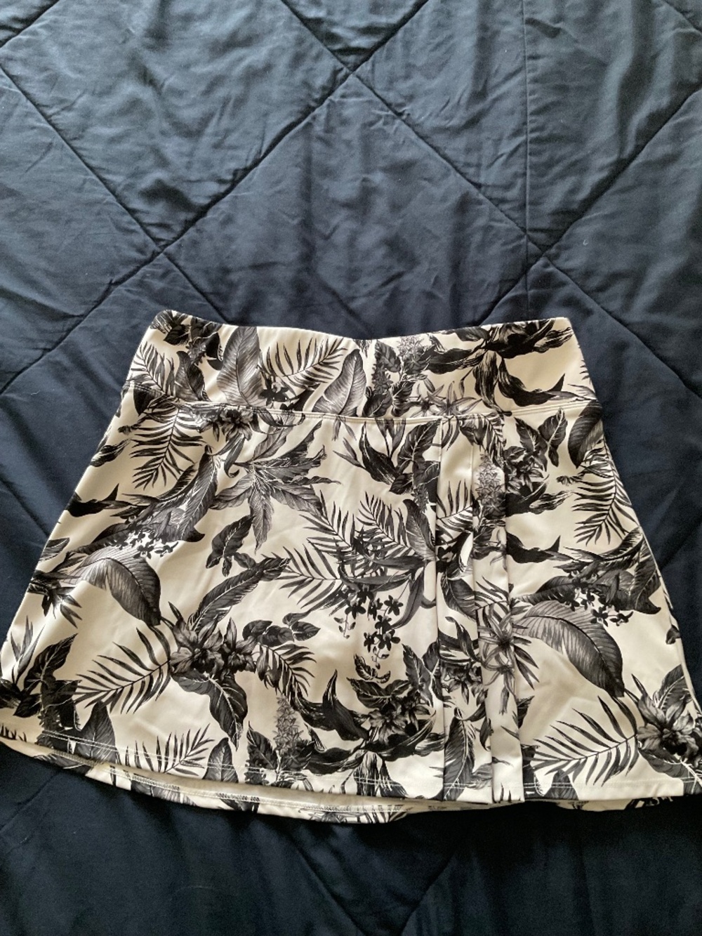 Tommy Bahama skort size L